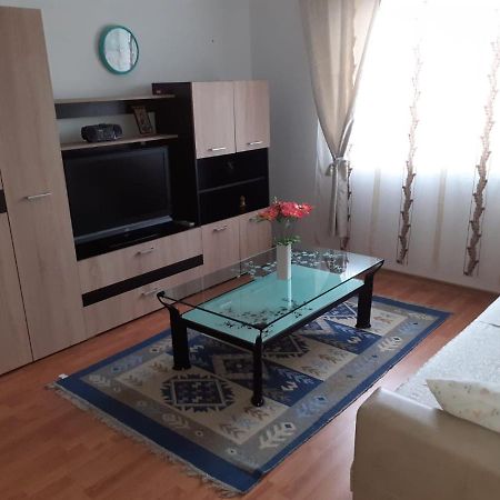 Apartament Ally'S Apartman Orsova Kültér fotó