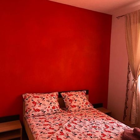 Apartament Ally'S Apartman Orsova Kültér fotó